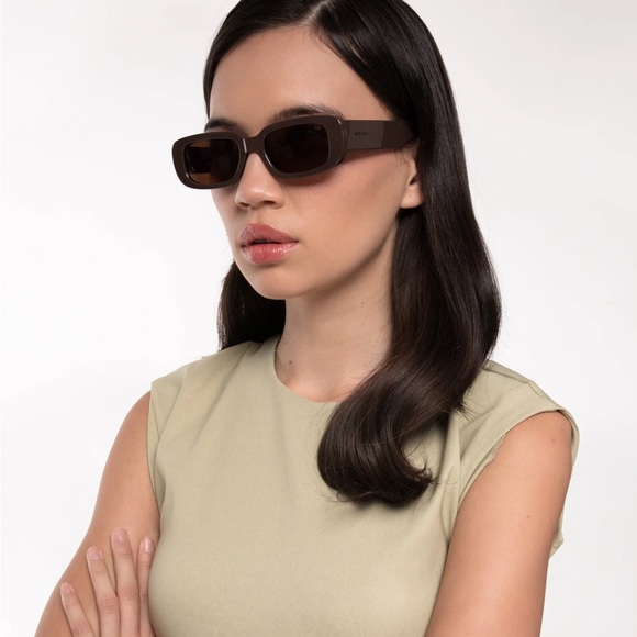 Anthropologie Matt and Nat Sunglasses - Picture 2 of 7